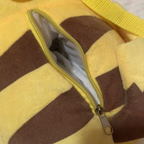 🖤2000s Pikachu backpack💛 - Picture 7 of 10